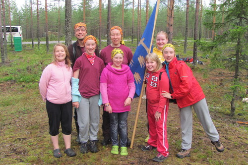 Varhaisnuorten leiriltä Pieksämäeltä kuva Jämijärven leiriläisistä ja vetäjistä